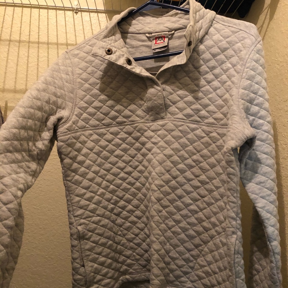 Avalanche pullover